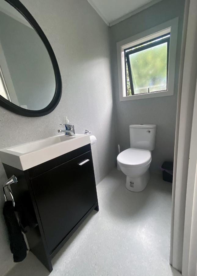 Lake Hawea Cabin With Mountain Views- Outdoor Bath! Esterno foto