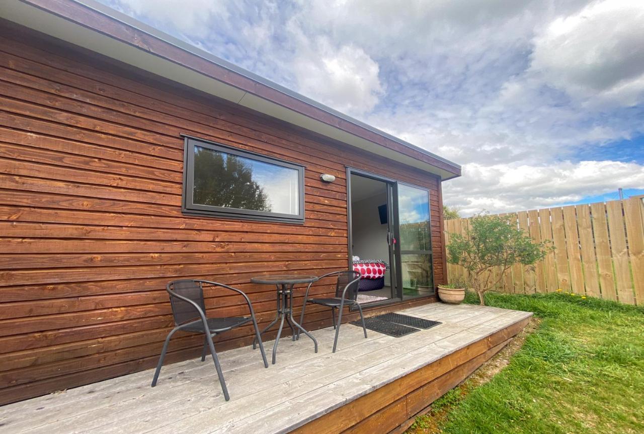Lake Hawea Cabin With Mountain Views- Outdoor Bath! Esterno foto