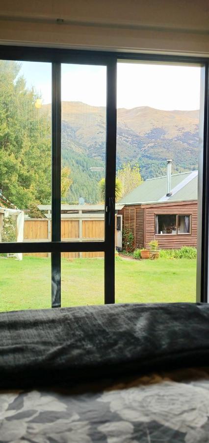 Lake Hawea Cabin With Mountain Views- Outdoor Bath! Esterno foto